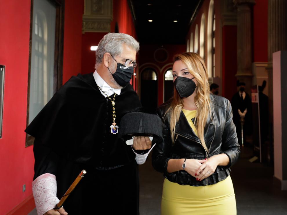 La consejera de Ciencia, Universidad y Sociedad del Conocimiento, Maru Díaz, y el rector, José Antonio Mayoral.