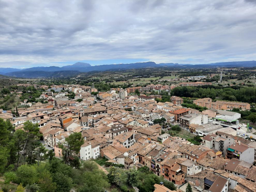 Las impresionantes vistas sobre la villa de Graus y el paisaje ribagorzano desde la Virgen de la Peña.