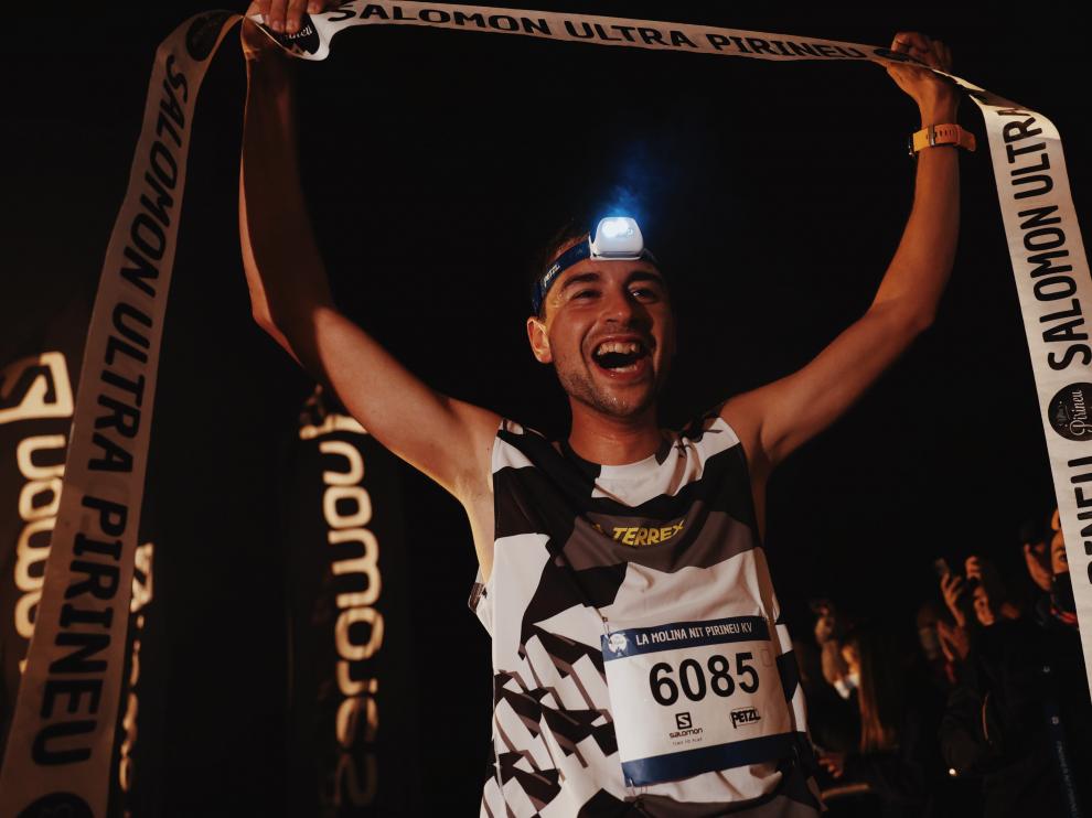 Osanz cruza la meta en primer lugar en la prueba nocturna gerundense.
