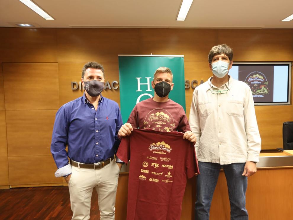 Blasco, García y Arcas, durante la presentación de la Transnomad