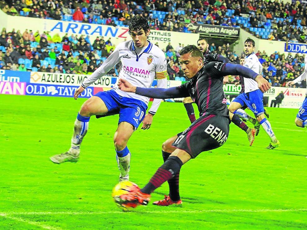 Real Zaragoza y Huesca empataron a tres goles en el derbi de la temporada 15/16 en La Romareda.