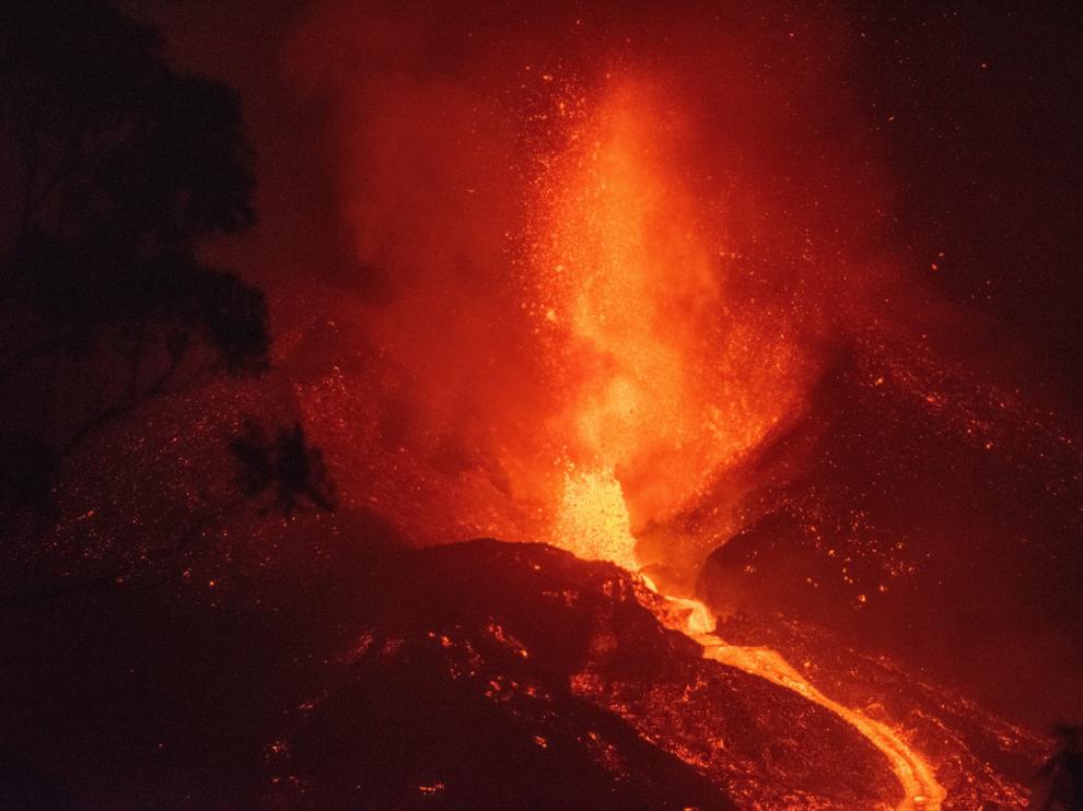Volcán de La Palma tras el derrumbe de parte del cono