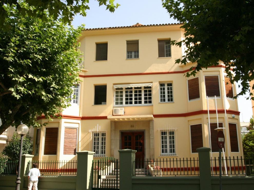 Fachada del Instituto de Estudios AltoAragoneses.