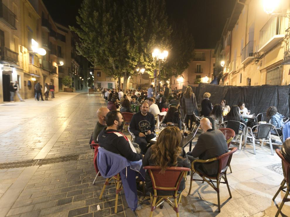 Terrazas por la noche en Huesca