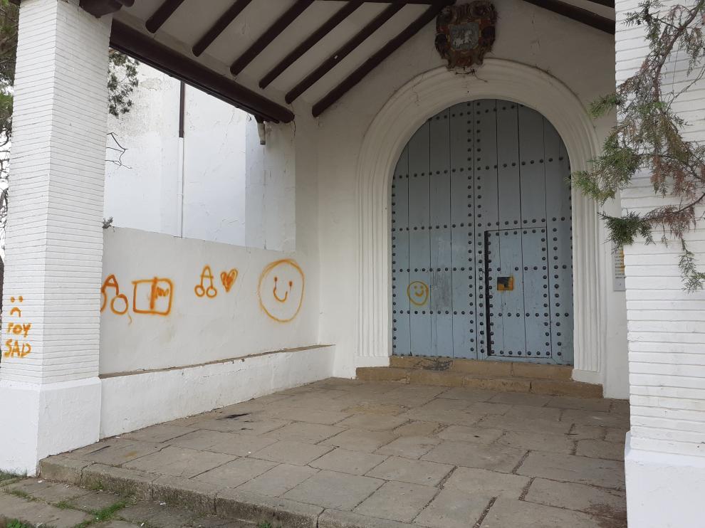 Imagen de las pintadas en la ermita de San Jorge.