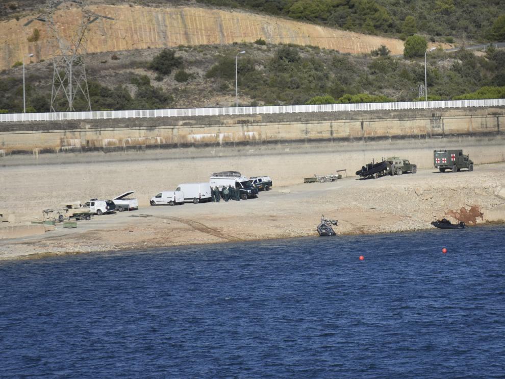 Trabajos de búsqueda del militar desaparecido este jueves en el embalse de El Grado.