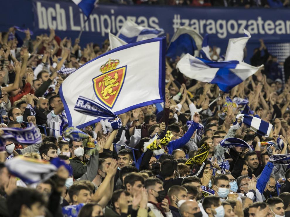 LaLiga ha denunciado cánticos ofensivos de aficionados del Zaragoza en el derbi contra el Huesca.