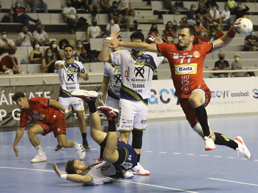 Rudolph Hackbarth, pese a un esguince, será este sábado el único zurdo en plenas condiciones.