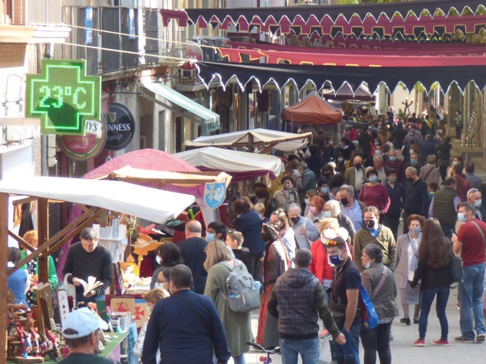 El mercado medieval estuvo así de animado.