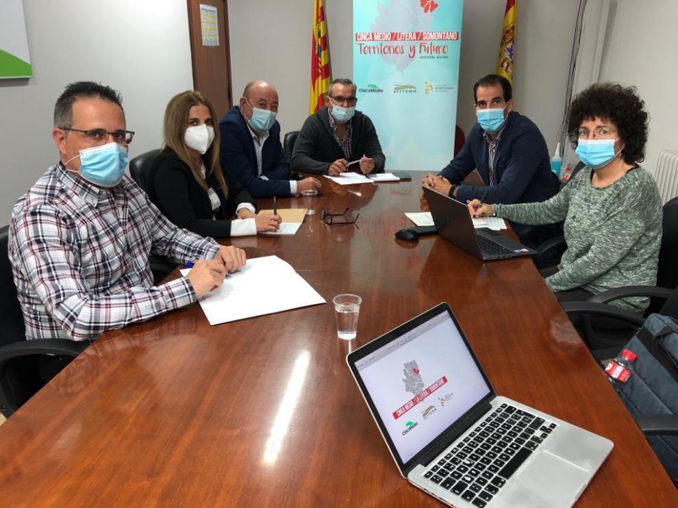 Reunión de los tres presidentes comarcales con los técnicos de las respectivas áreas de Desarrollo.