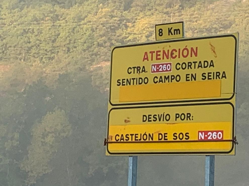 Cartel que advierte del corte de tráfico este lunes.