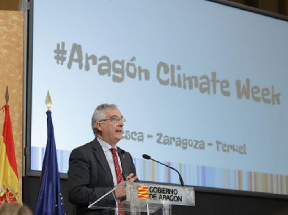 El consejero de Agricultura, Ganadería y Medio Ambiente, durante la inauguración de la #AragónCliamteWeek