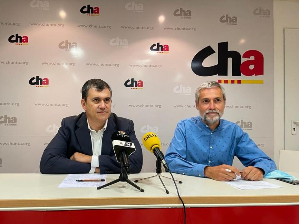 Joaquín Palacín, presidente de CHA, y José Ramón Ceresuela, secretario de CHA-Alto Aragón.