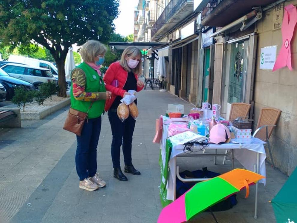 Mesa instalda este martes en la calle Salamero de Graus.