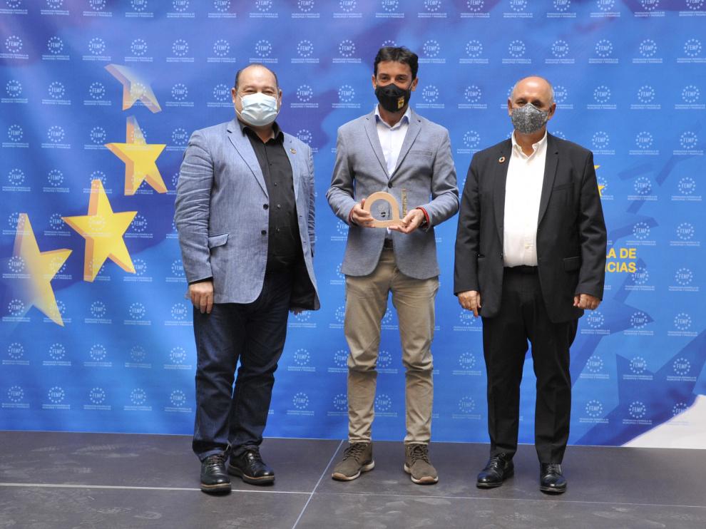 El alcalde de Aínsa, Enrique Pueyo, recoge en Madrid el premio a la Biodiversidad de la FEMP