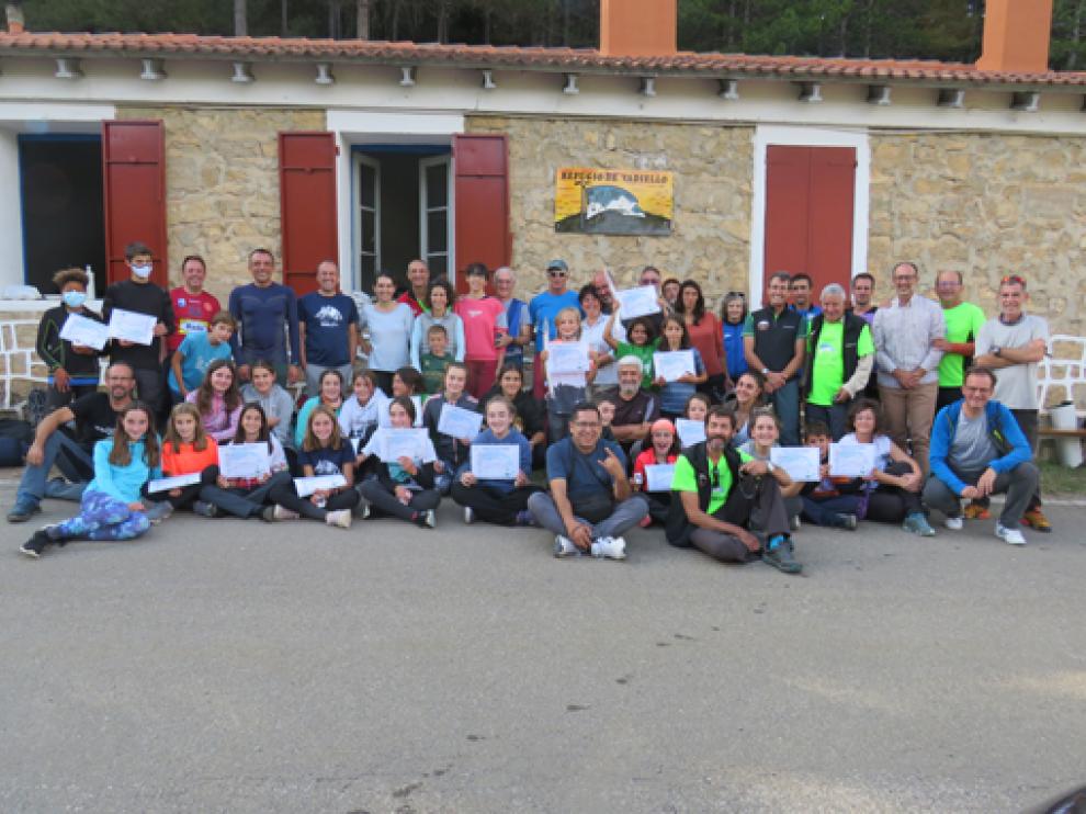 El grupo participante, a las puertas del refugio de Vadiello.