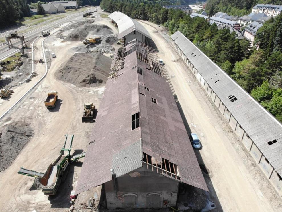 Instalación sostenible en el techo de la estación de Canfranc realizada por Arizón y Gracia.