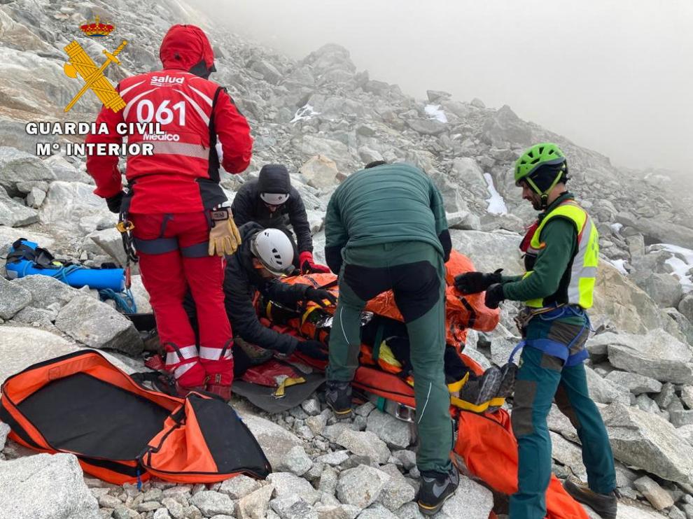 Operación de rescate del montañero accidentado.