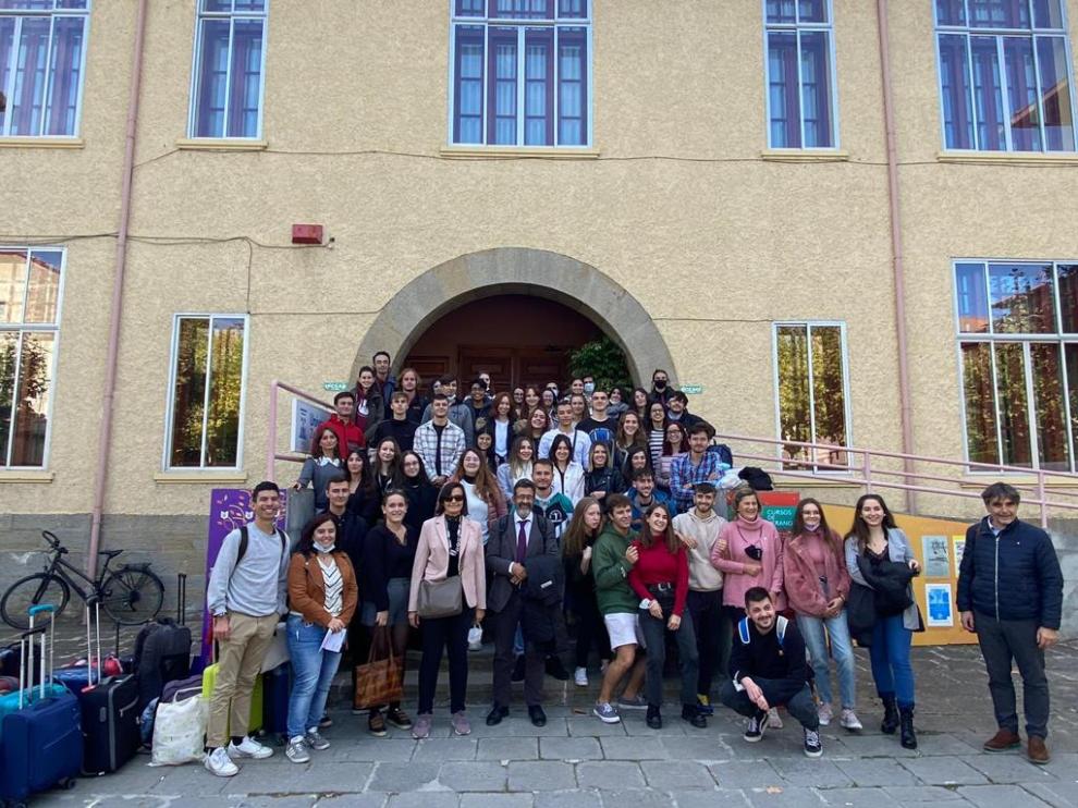 Estudiantes de la Universidad de Zaragoza y de la de Pau, en los actos organizados por ambas entidades.