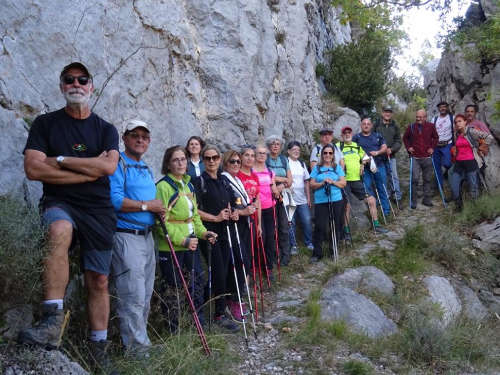 El grupo en el camino de la Croqueta.
