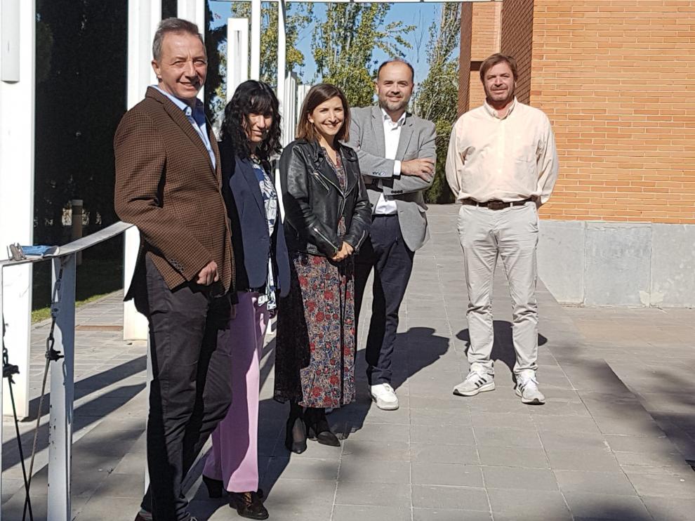 Mariano Garcés, de Minigoza; Carmelo Heras, de Eutori; José Luis López Carreras, de Salconi; junto a Concepción Ramos y Celia García de CEEI.