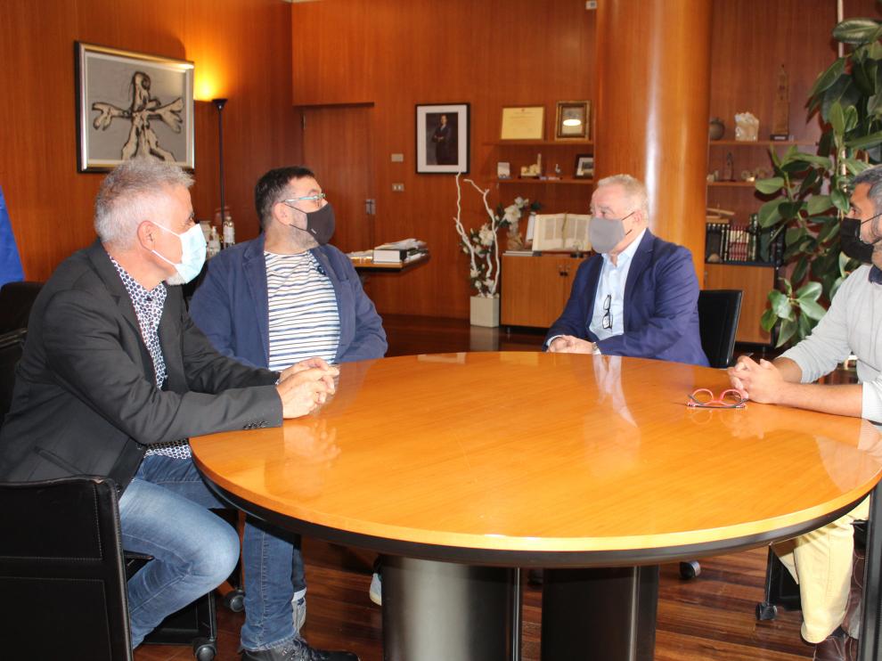 Reunión de Miguel Gracia con la plataforma Lafueva no se vende.