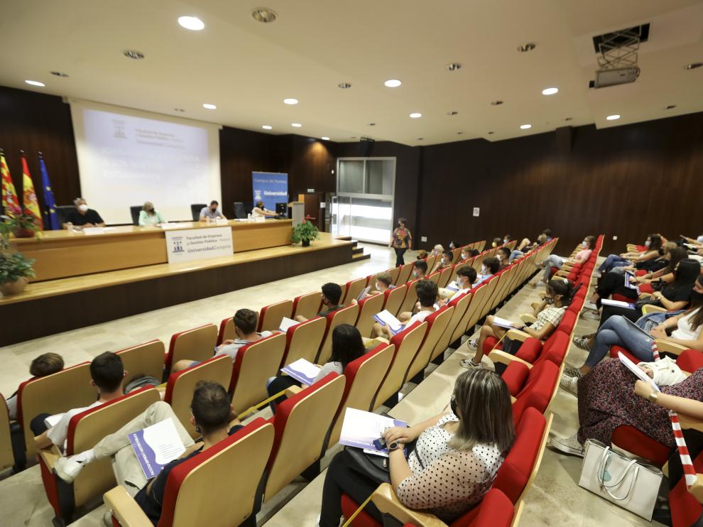 Imagen de los alumnos durante la jornada sobre el SIE.