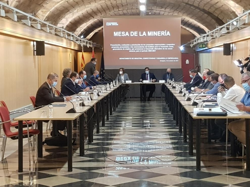 Mesa de la Minería en la que se presentaron los proyectos que el Gobierno de Aragón priorizará en el marco del Plan Miner.