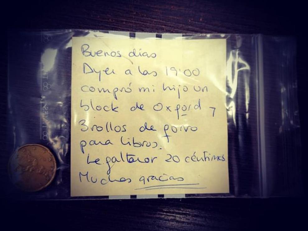 La imagen de la nota y los 20 céntimos se ha hecho viral.