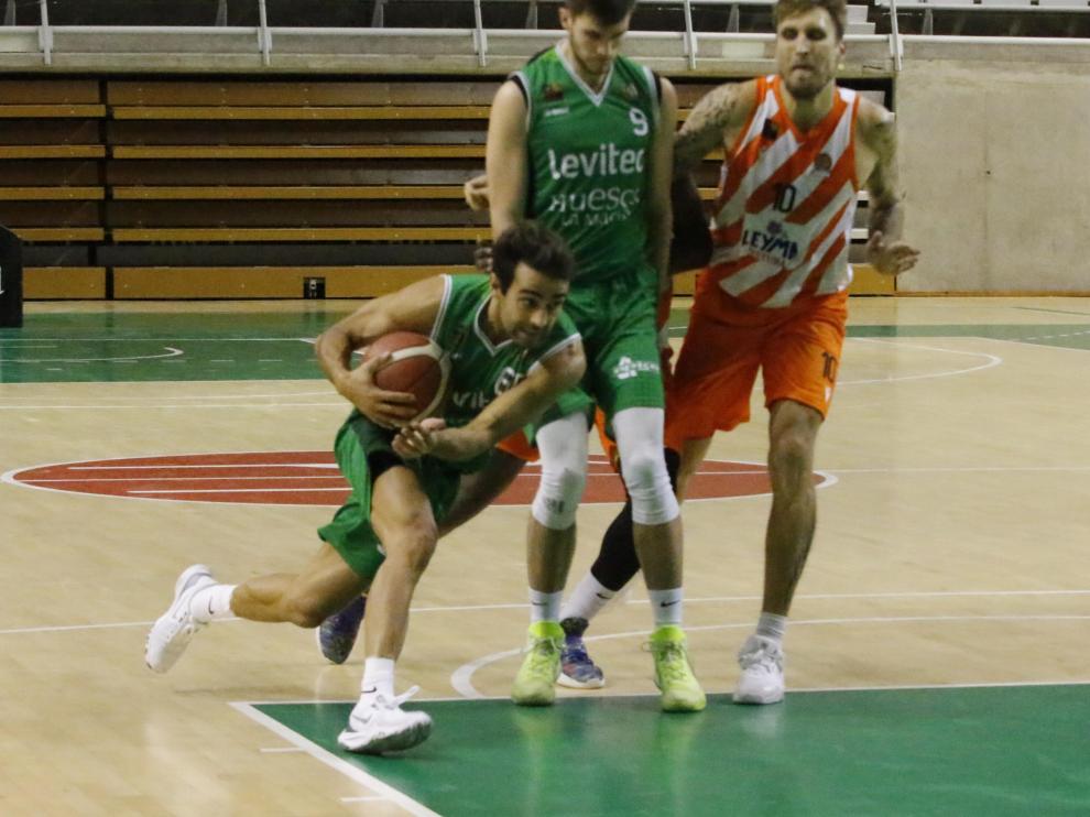 Ayoze Alonso puso velocidad y desparpajo atacante.
