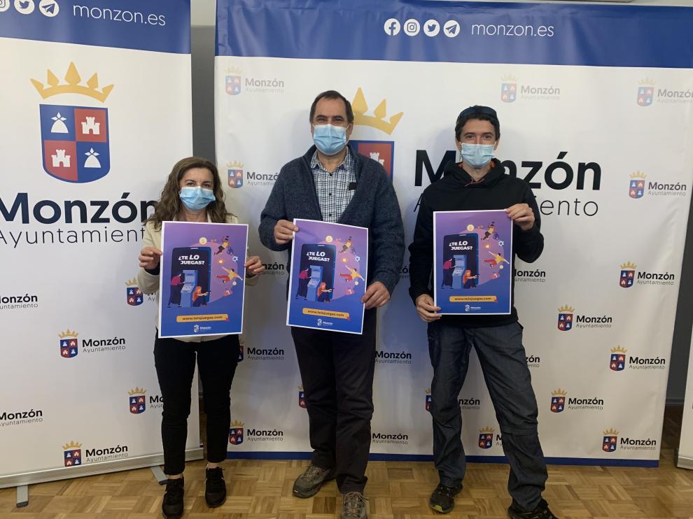 Jazmina Hernández, Salvador Sarrado y Marcos Castel, durante la presentación de la campaña de sensibilización.