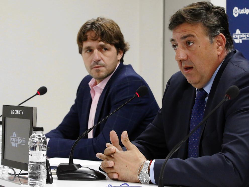 José Luis Otras y Manuel Torres, en la rueda de prensa en El Alcoraz.