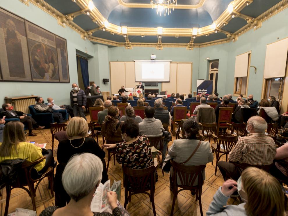 Presentación de la conferencia inaugural ayer en el Casino de Huesca.