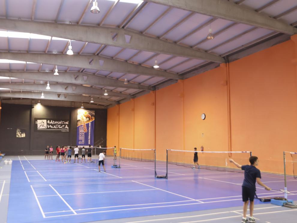 Instalaciones del club Bádmintón huesca. Pista Libre.