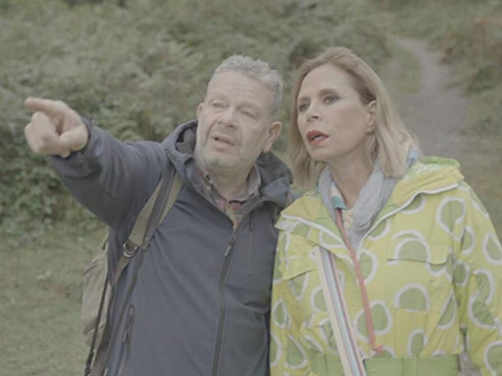Chicote con una de sus invitadas, Ágatha Ruiz de la Prada