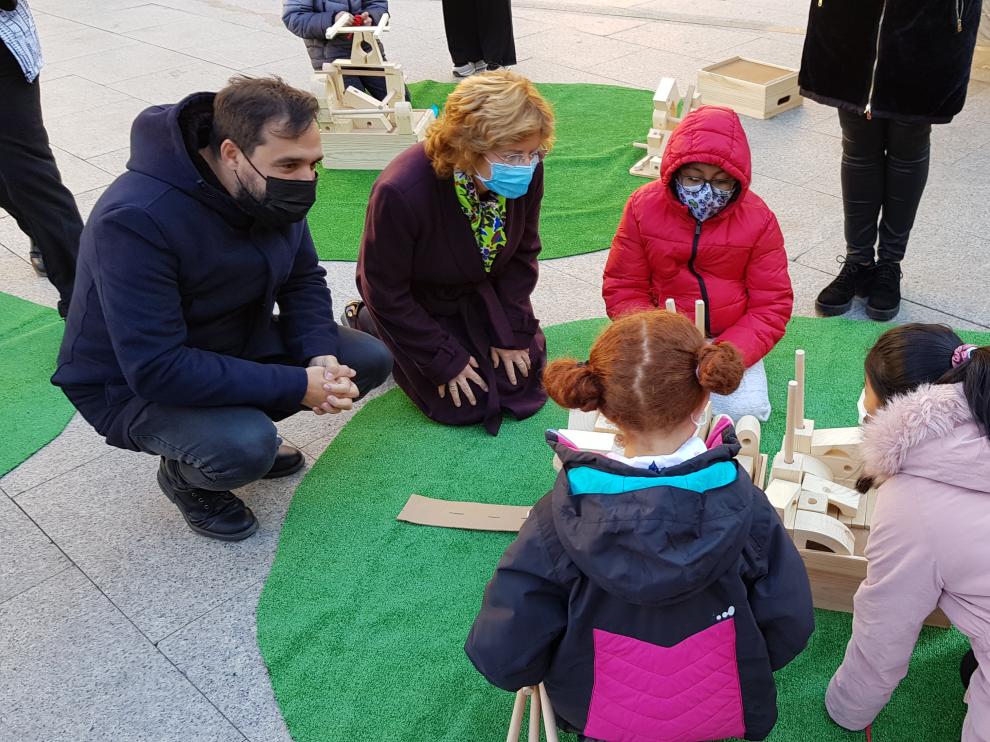 Broto durante la actividad del JuegaLAAAB en el CEIP Cándido Domingo de Zaragoza.