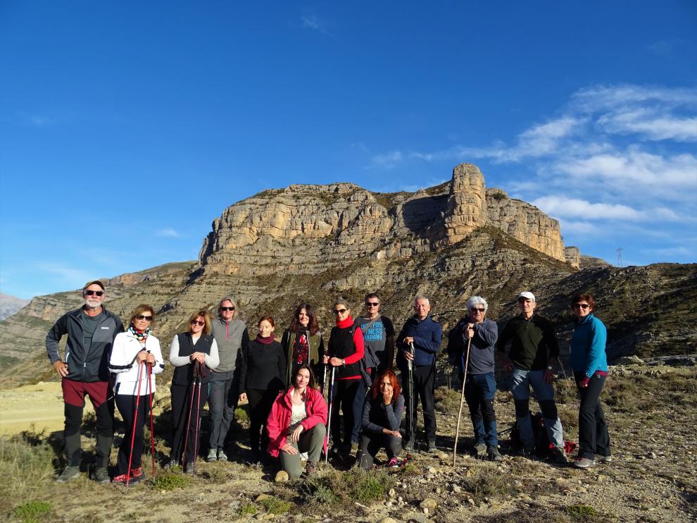 Los catorce excursionistas del grupo Tardes al Sol del CER, durante su jornada del pasado fin de semana.