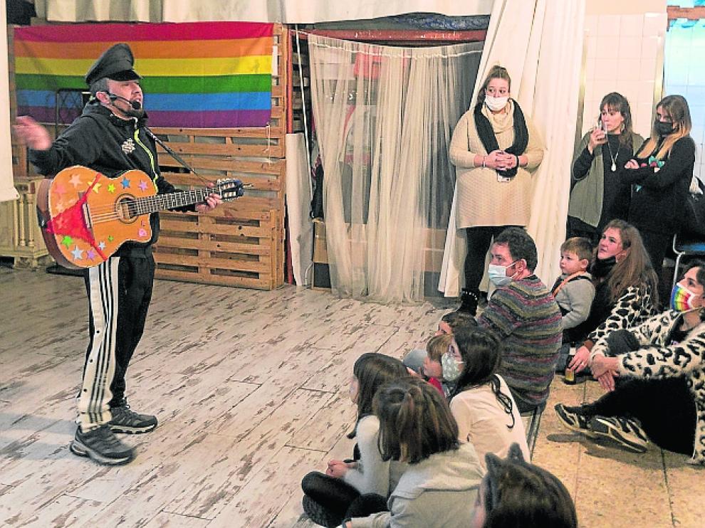 Actuación de Víctor Gil, Viruta, en La Catalítica