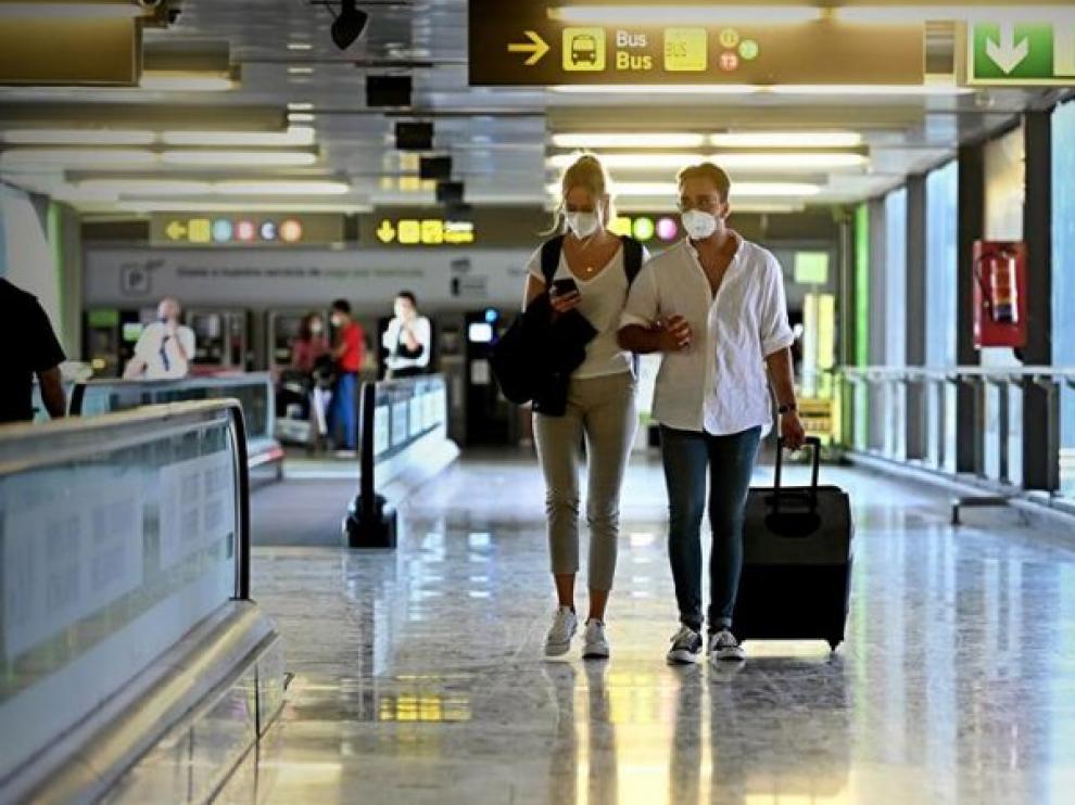 Es necesario tener la segunda dosis para salir al extranjero