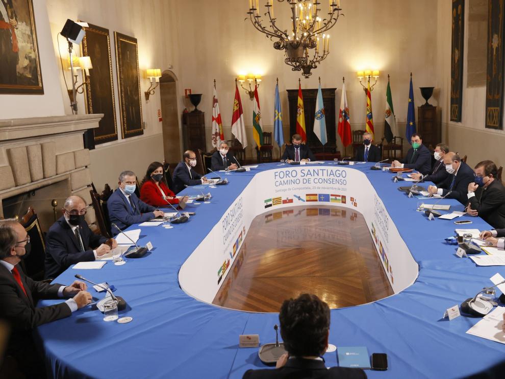Feijoó ha reunido a otros siete presidentes autonómicos en Santiago