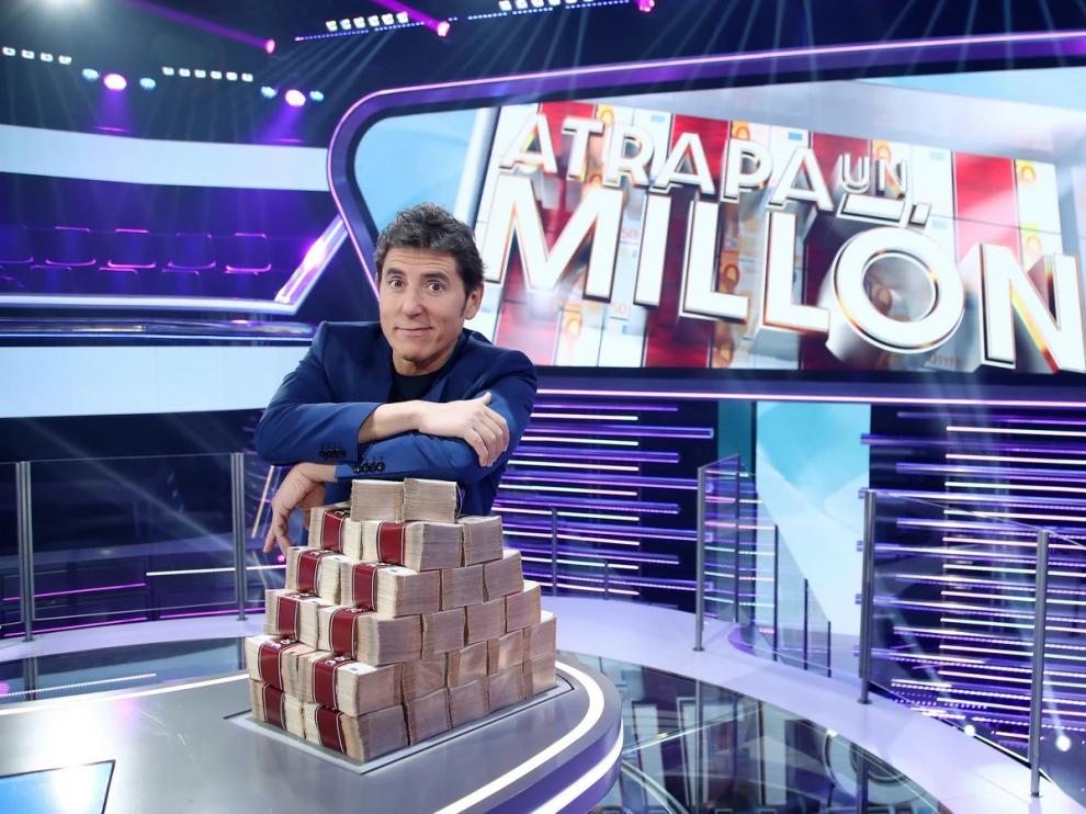 Manel Fuentes presentará los especiales por el décimo aniversario de "Atrapa un millón"