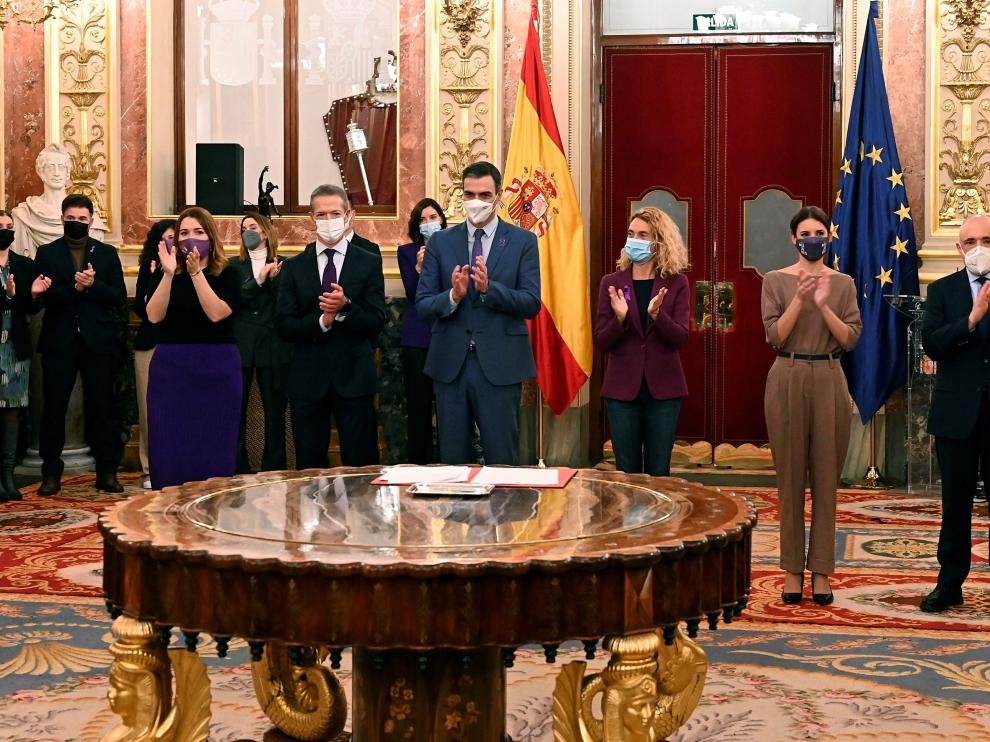 El Salón de los Pasos Perdidos ha sido escenario de la firma del acuerdo.