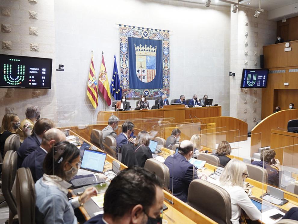 Sesión plenaria de las Cortes de Aragón en el que se aprobó el rechazo a los impuestos por el uso de autovías.