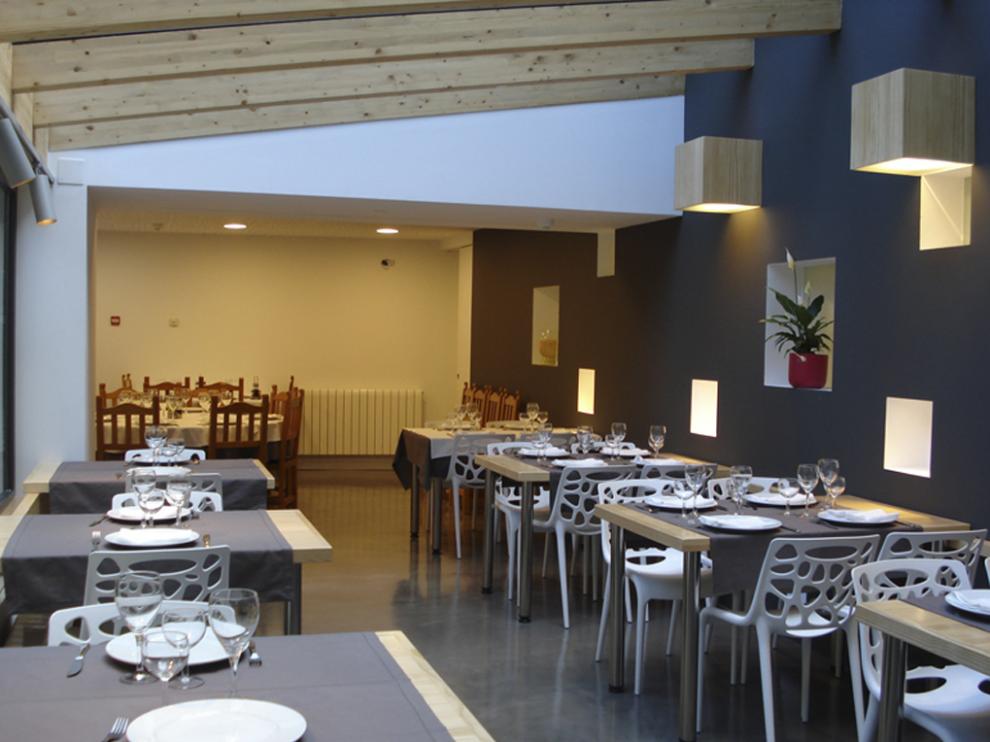 Instalaciones del bar restaurante del núcleo ribagorzano de Aneto, en el Valle del Noguera Ribagorzana.