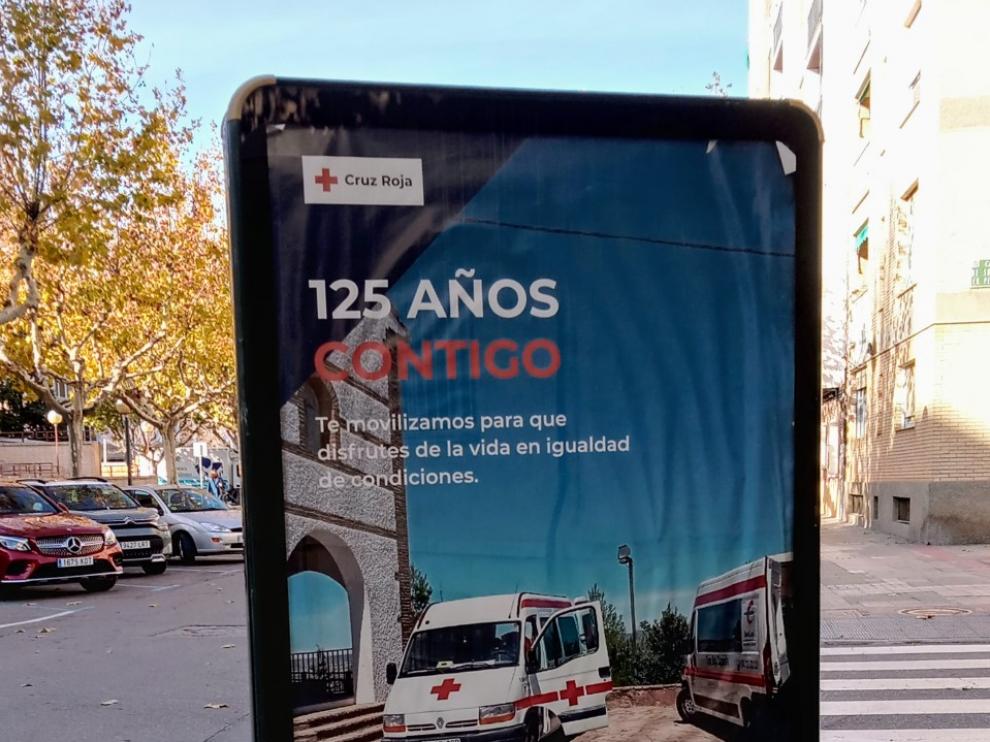 Uno de los Mupis de Cruz Roja.