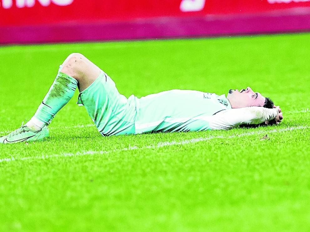 Joaquín Muñoz regresó tras cumplir sanción, jugó el partido completo y dio la asistencia del gol de Seoane.