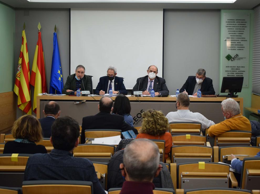 La junta directiva de Ceos-Cepyme, en la última reunión del año, que se celebró este viernes en Huesca.
