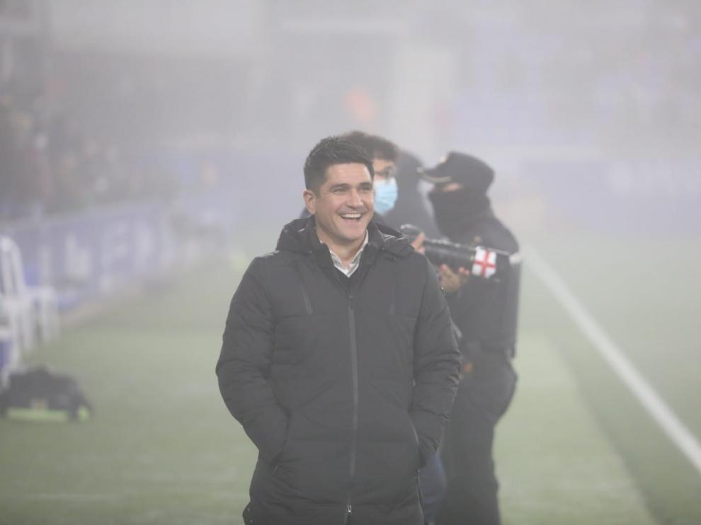 Xisco, distendido antes de empezar el partido