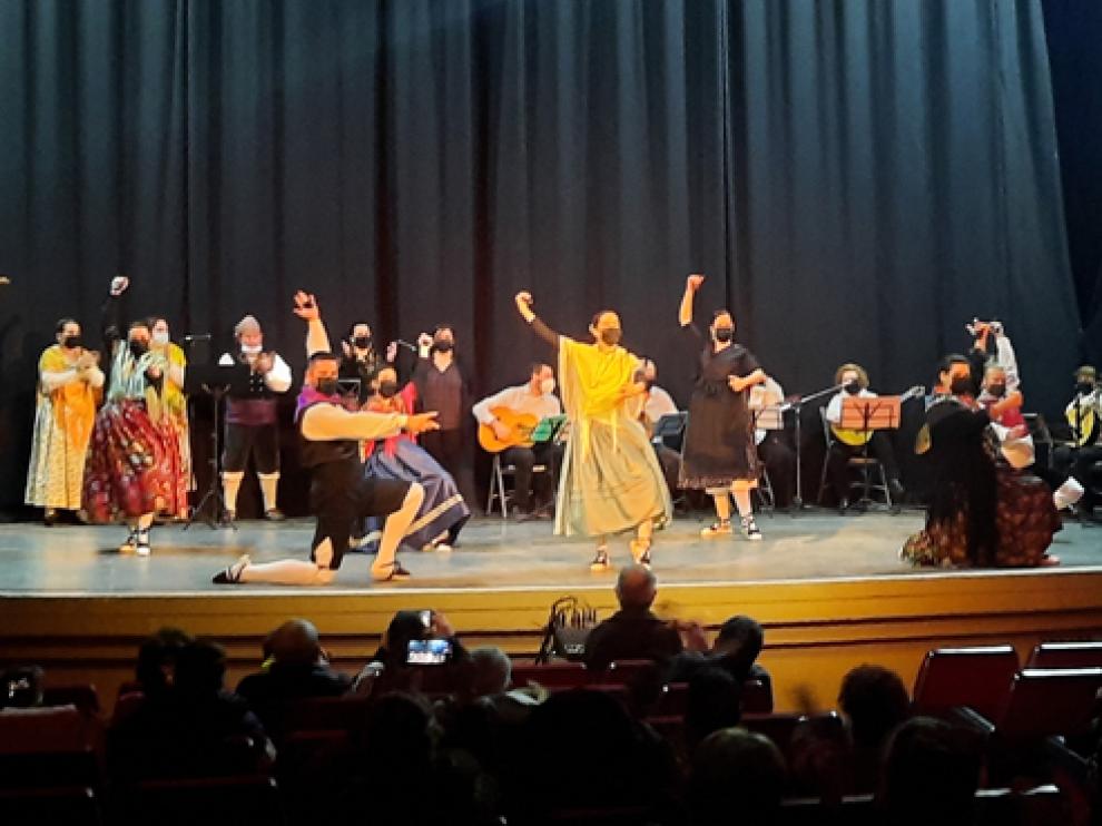 Imagen del recital del Grupo de Jotas Virgen de la Peña de Graus.
