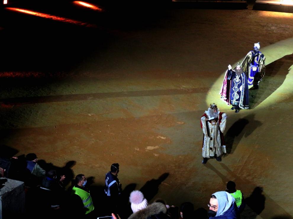 El recorrido ha finalizado con el tradicional saludo en la plaza de toros.